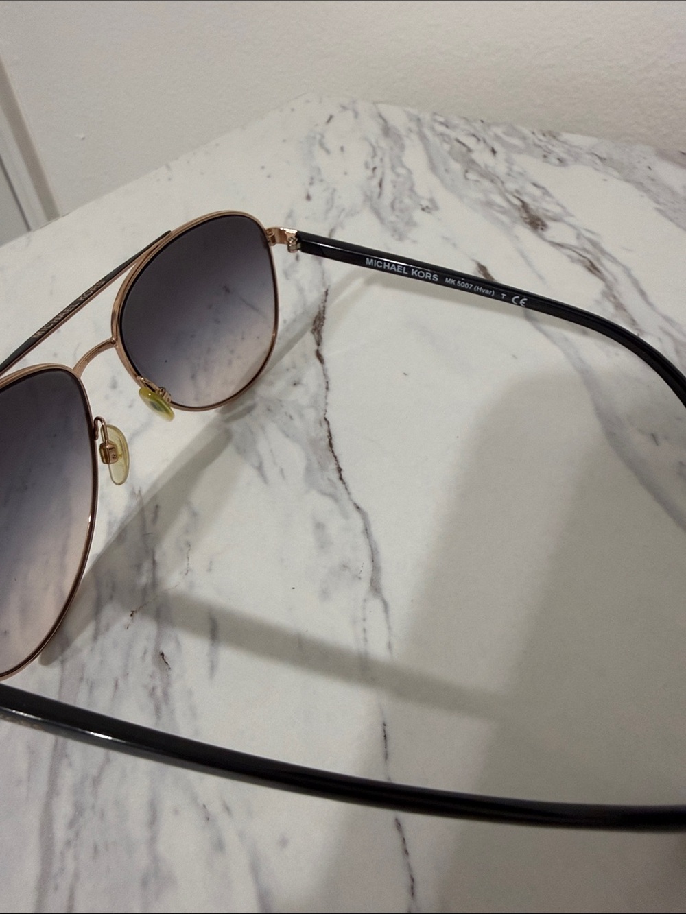 Michael Kors Black and Gold Aviator Sunglasses MK 5007 (Hvar) - Picture 3 of 4
